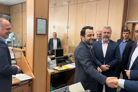 بازدید سرزده مدیرعامل بانک صادرات ایران از روند خدمت‌رسانی شعب بانک