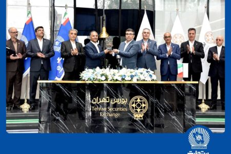 دکتر اخلاقی در سازمان بورس اوراق بهادار تهران تاکید کرد:  تجلی پیشرفت و توسعه کسب‌‌وکار در عملکرد بانک تجارت