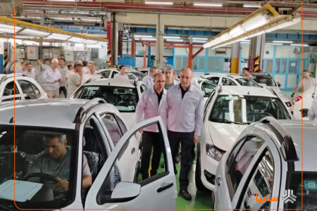 بازدید مدیرعامل سایپا از خطوط تکمیل‌کاری