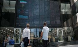 تالار شیشه ای سبزپوش شد