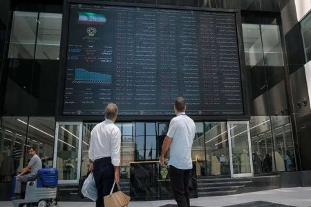 تالار شیشه ای سبزپوش شد